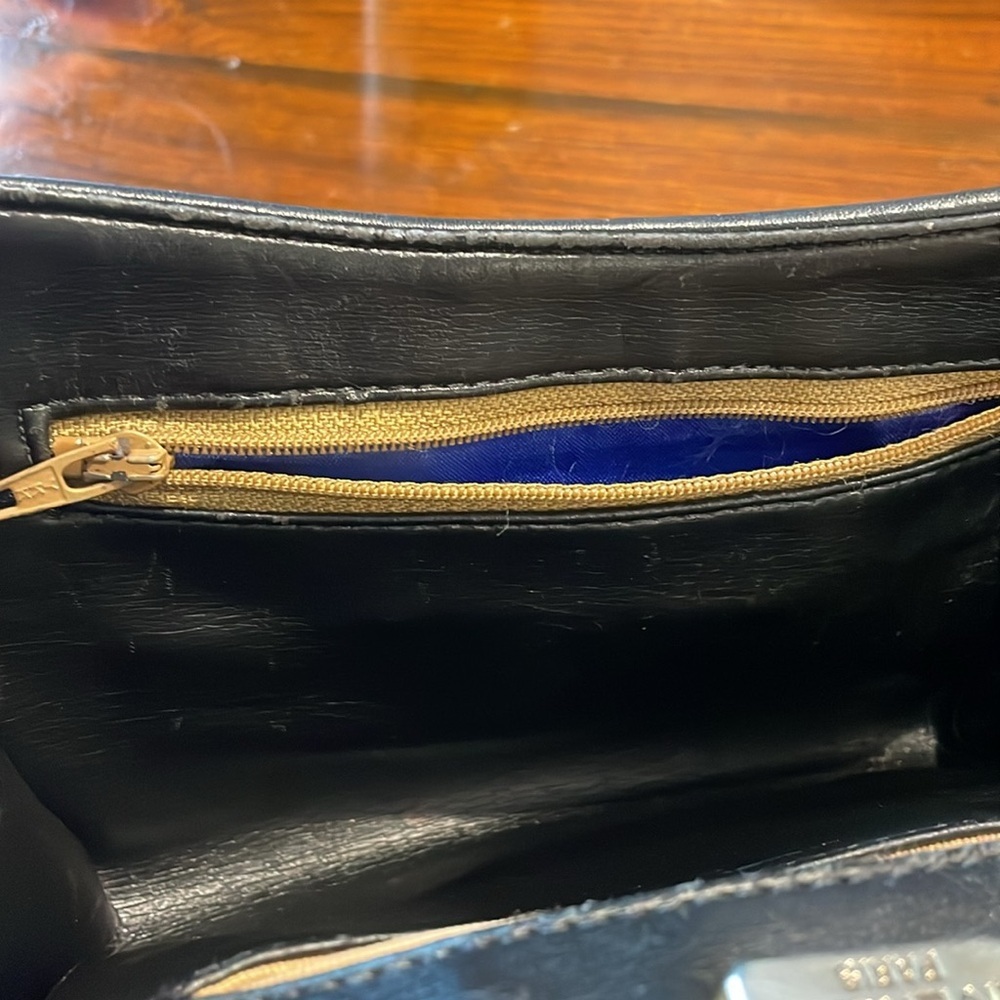GIVENCHY Vintage Shoulder Bag Leather Black with gold hardware P4 - Picture 10 of 14